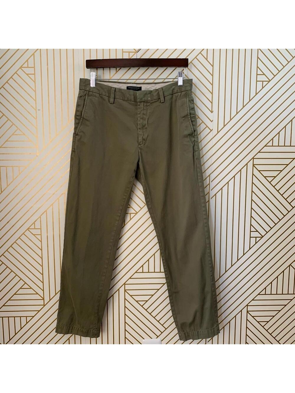 Banana Republic Emerson Chino 32 x 30 100% cotton green khakis preppy classic